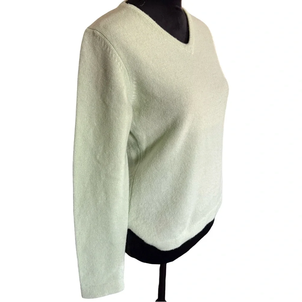 GAP 100% Lambswool V-Neck Sweater Sage Green Size Small Soft Lightweight Classic